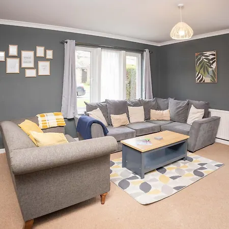 Harlow Manor Lt By Furnished - Large House - Army Base - Relocating Families - Business