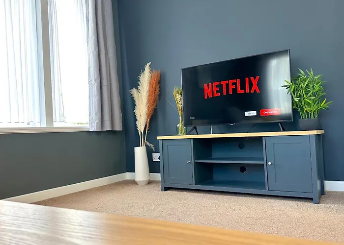 Semesterbostad Harlow Manor Lt By Furnished - Large House - Army Base - Relocating Families - Business *