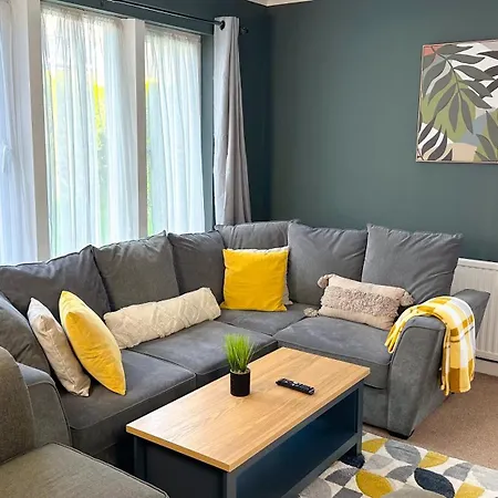 Casa vacanze Harlow Manor Lt By Furnished - Large House - Army Base - Relocating Families - Business