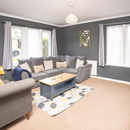 Harlow Manor Lt By Furnished - Large House - Army Base - Relocating Families - Business