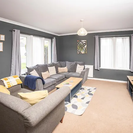 Harlow Manor Lt By Furnished - Large House - Army Base - Relocating Families - Business بيت للعطل هاروغايت
