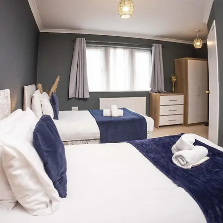 بيت للعطل Harlow Manor Lt By Furnished - Large House - Army Base - Relocating Families - Business هاروغايت